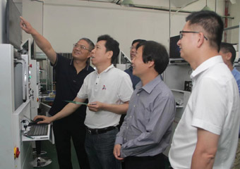 國家產(chǎn)業(yè)基礎(chǔ)專家委員會專家、尋找中國制造業(yè)隱形冠軍編委會到我司考察指導(dǎo)